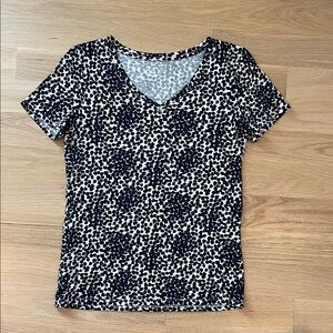 LOFT Navy  and White Short Sleeve V-Neck Top